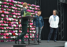 And these gentlemen, also area managers, Yi Zhao and Gianfranco de Leo. Over the last years, the sales team has become increasingly international, so international that the official language is now English.